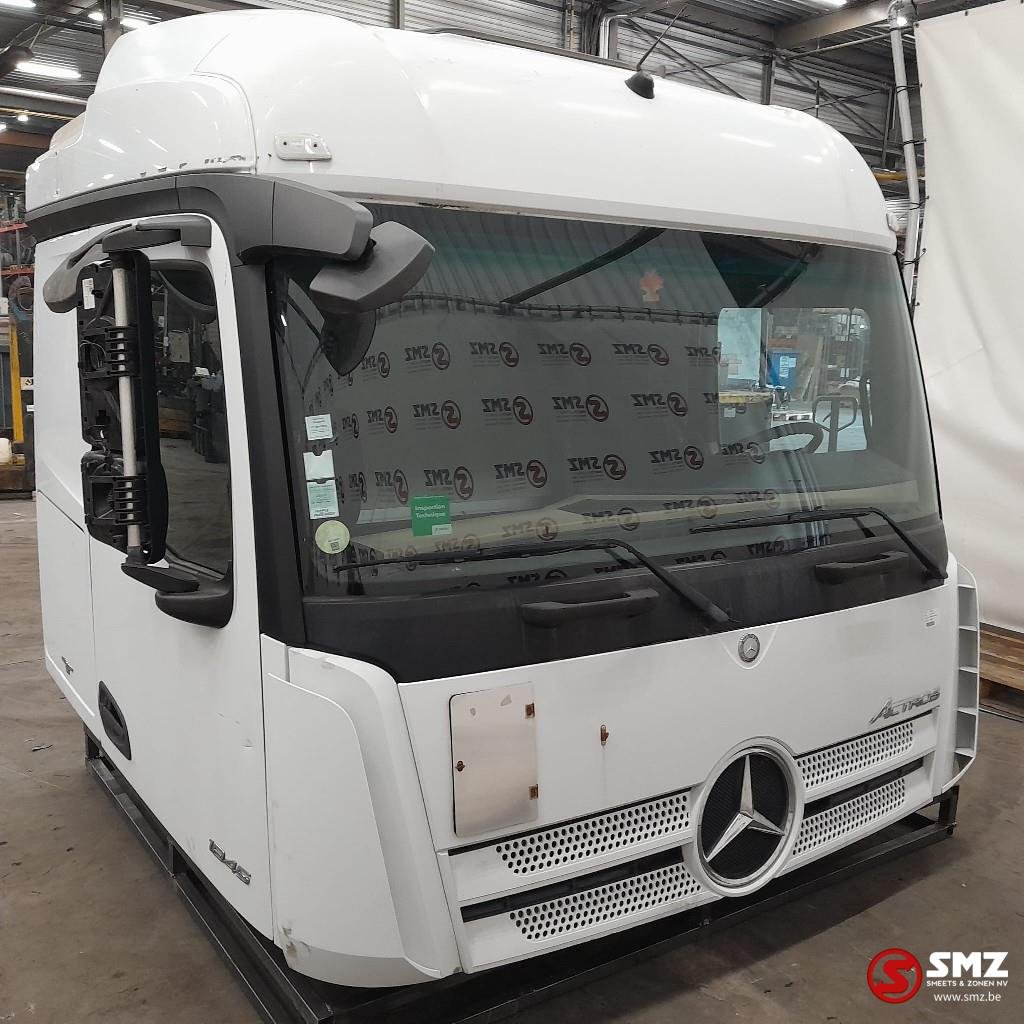 Used Mercedes cabin
