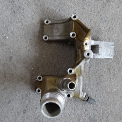 Coolant Flange for Mercedes-Benz Actros MP 4 A4702032061 A4702031461 A4702031561 Halter Verteilergehaeuse