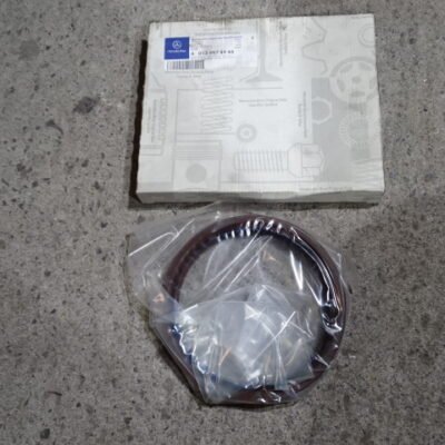 Shaft Seal Wheel Hub for Mercedes-Benz ATEGO 2 A0139978946 original